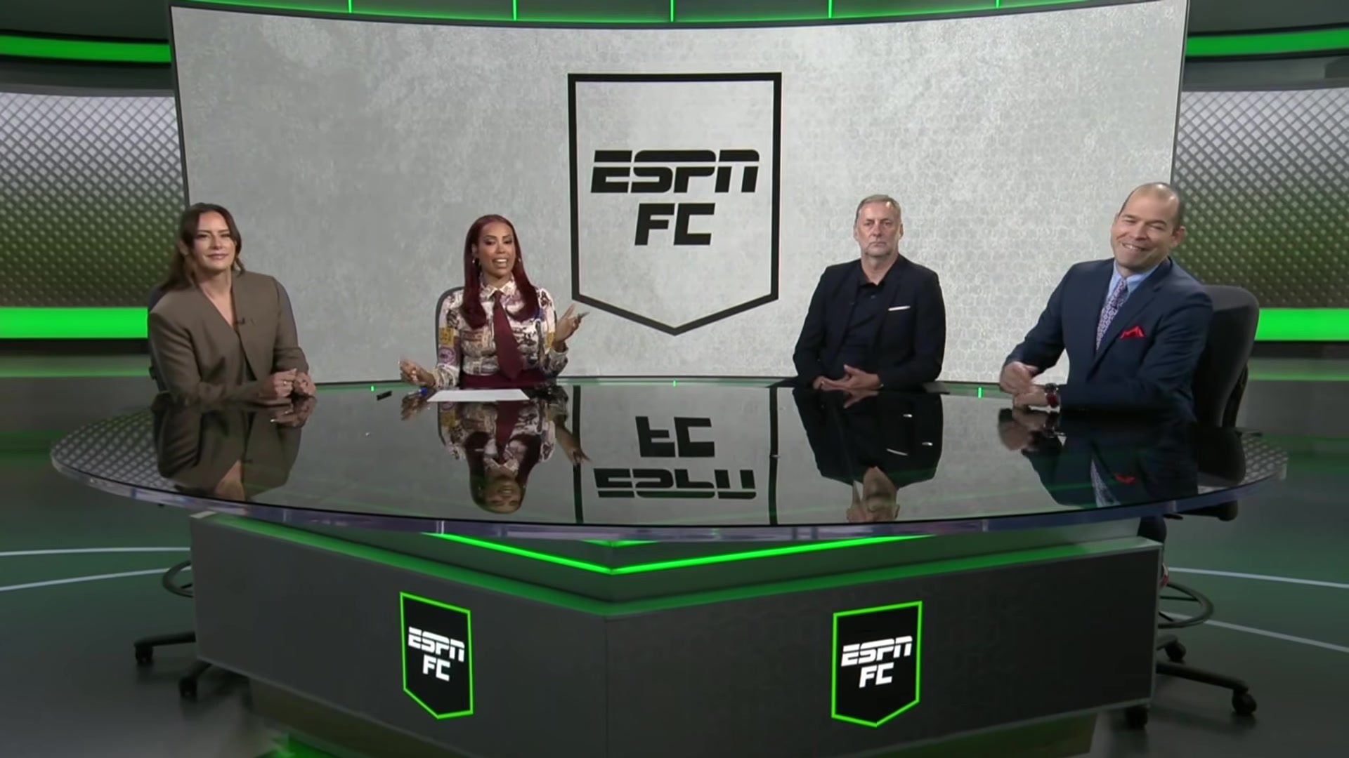 WORLD CUP DRAMA ⚽ Ronaldo subbed out, coach sacked + Round of 32 previews | ESPN FC